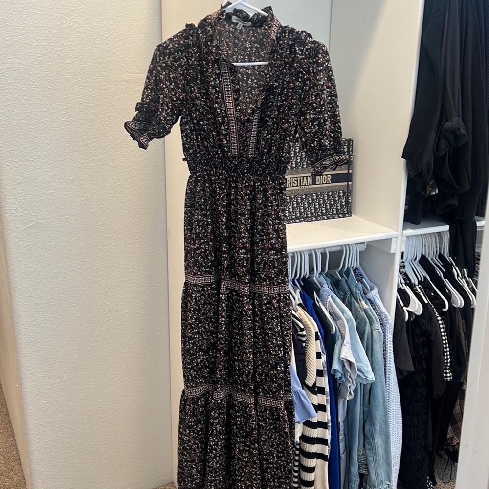 Max studio tiered floral black short sleeve maxi dress